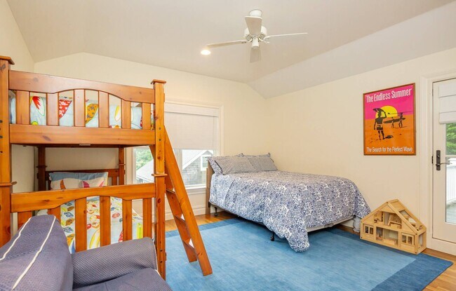 Building Photo - 43 Gansett Ln