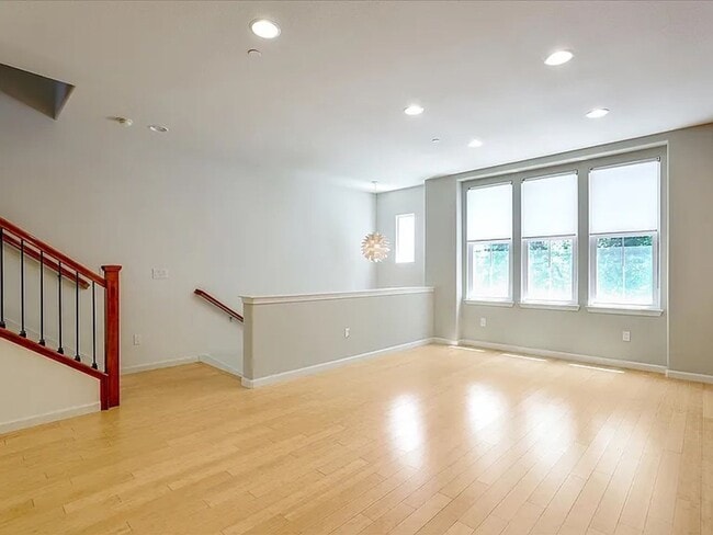 Building Photo - UPGRADED HOME IN HIGHLY CENTRAL SETTING. R...