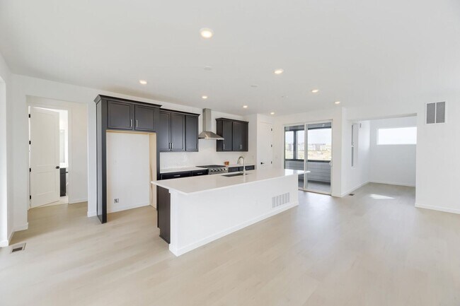 Building Photo - 10940 Stanza Ln