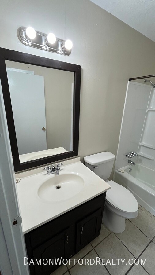 Building Photo - 242 Old Town Crossing