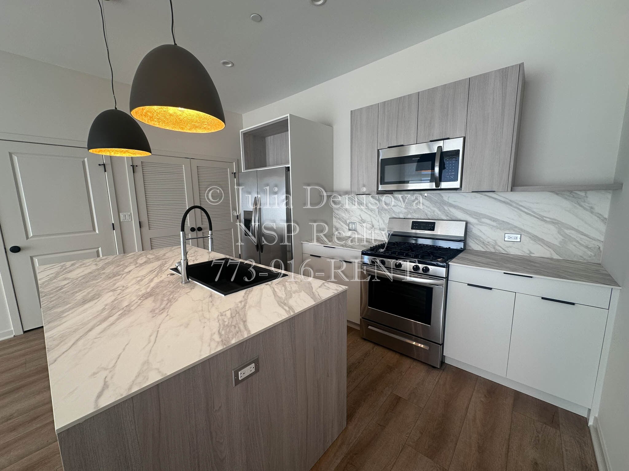 Building Photo - 3207 N Narragansett Ave