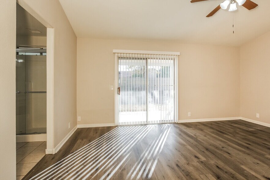 Building Photo - 6157 N 87th Ln