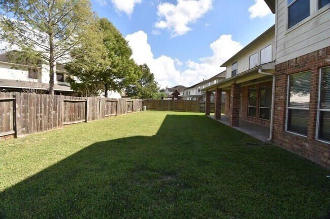 Building Photo - 22306 Fieldcrest Ln