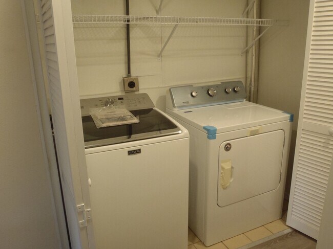 laundry-new-appliances - 469 Grandey Way NE