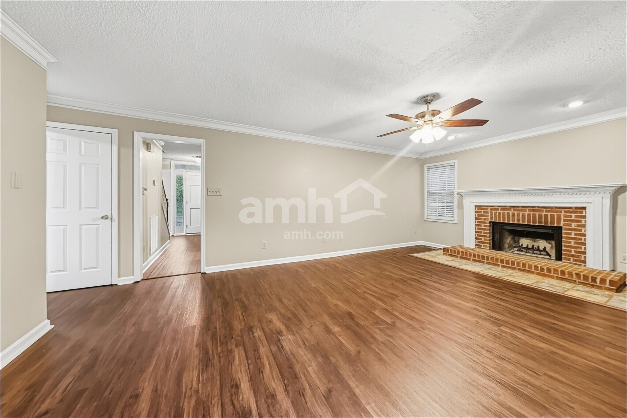 Building Photo - 1517 Autumn Ridge Dr