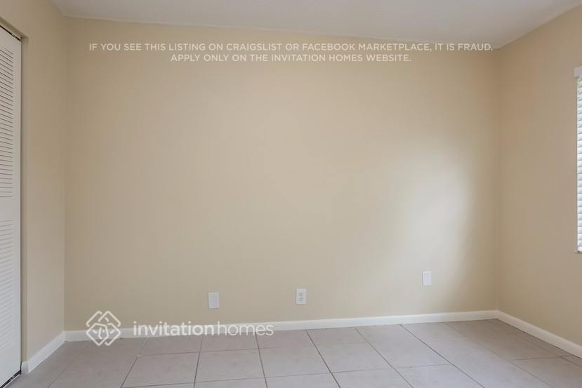 Building Photo - 413 SW 75th Ave