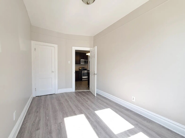 Building Photo - 233 Fowler Ave