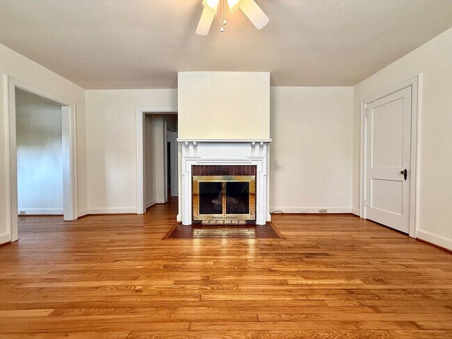 Building Photo - 608-610 N Gregson St