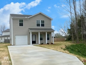 Building Photo - 213 Wolf Creek Ln