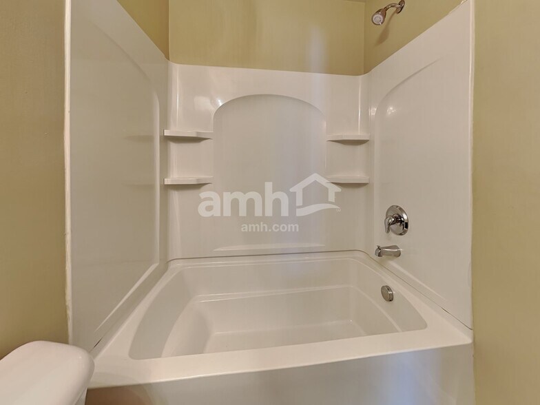 Building Photo - 355 Hennepin Dr