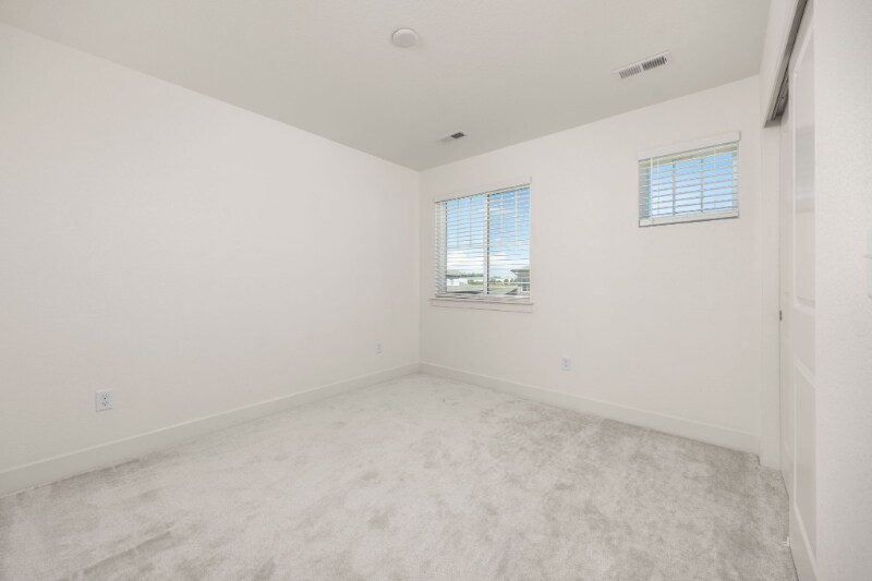 Building Photo - 5069 McKinnon Ct