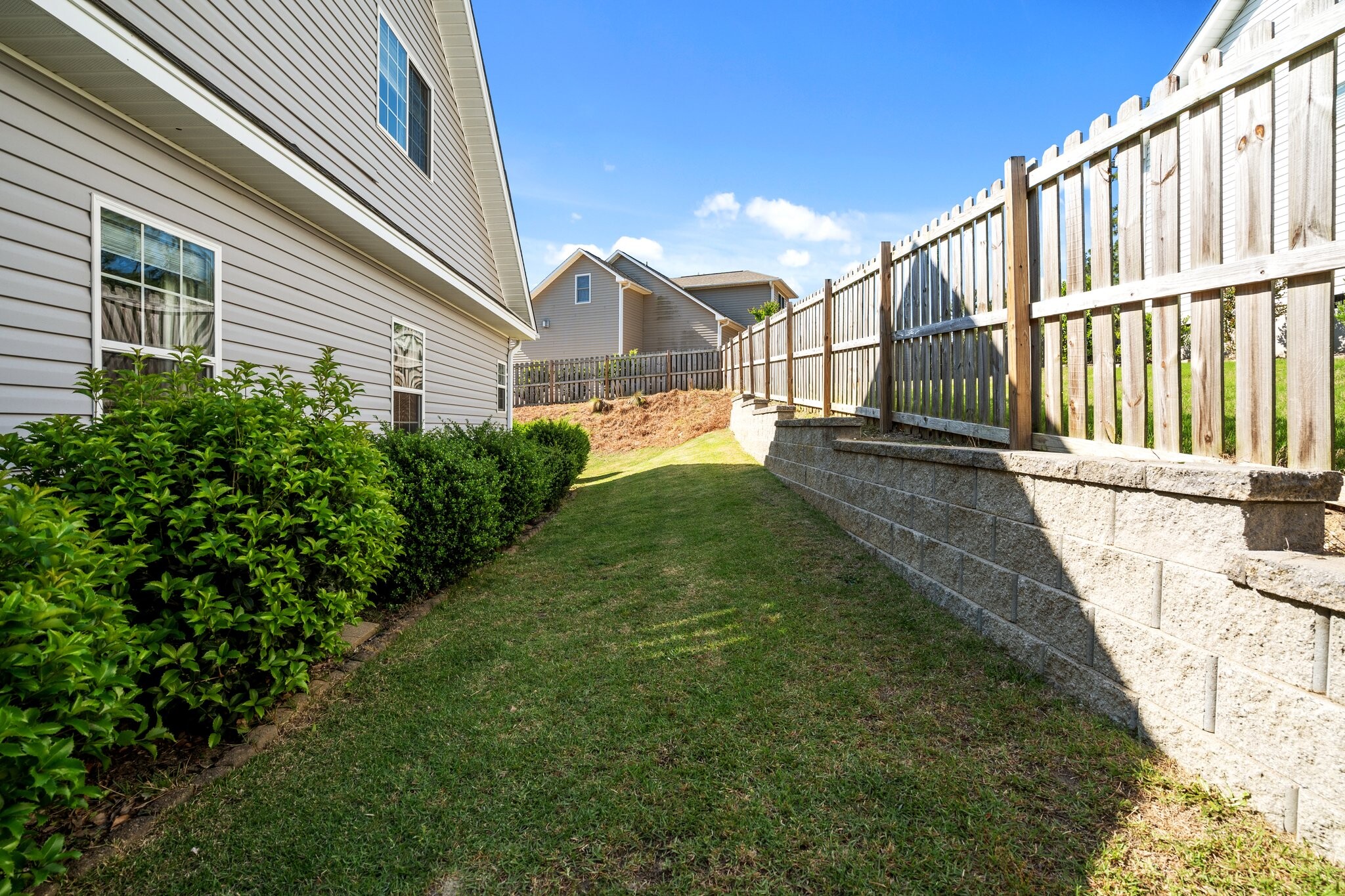 Building Photo - 5 Adams Cir