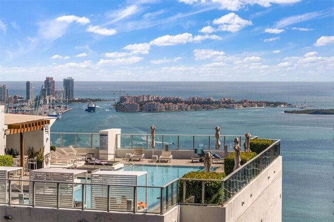 Building Photo - 1000 Brickell Plaza