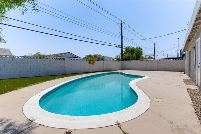 Building Photo - 1516 Saylor Way