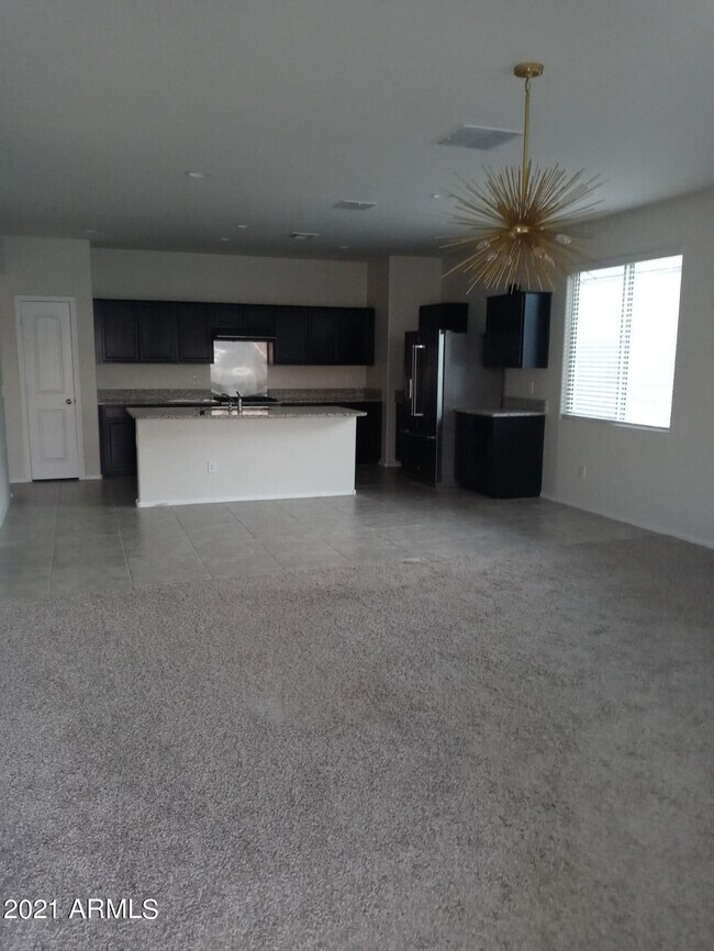 Building Photo - 31070 W Whitton Ave