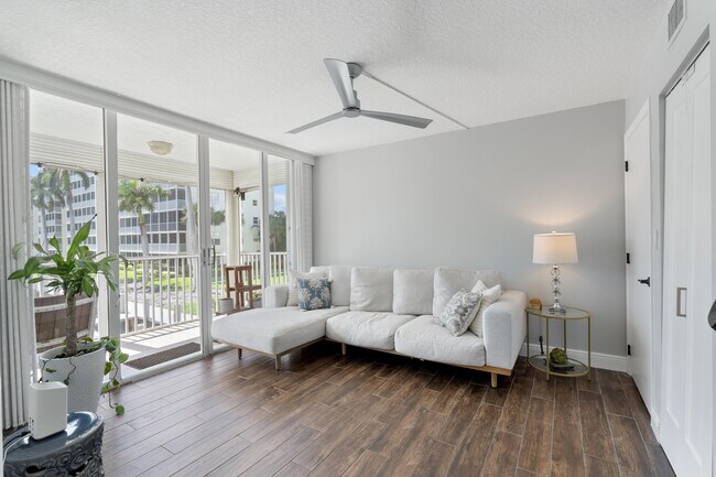 Building Photo - 1 Harbourside Dr