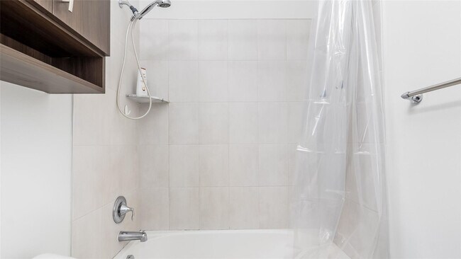 Building Photo - 20927 NW 1st Ct