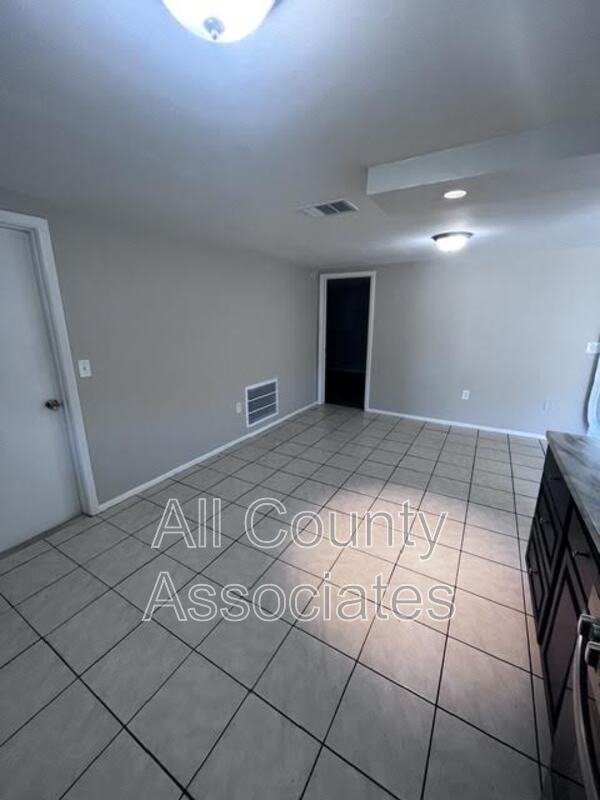 Building Photo - 11115 Yellowwood Ln