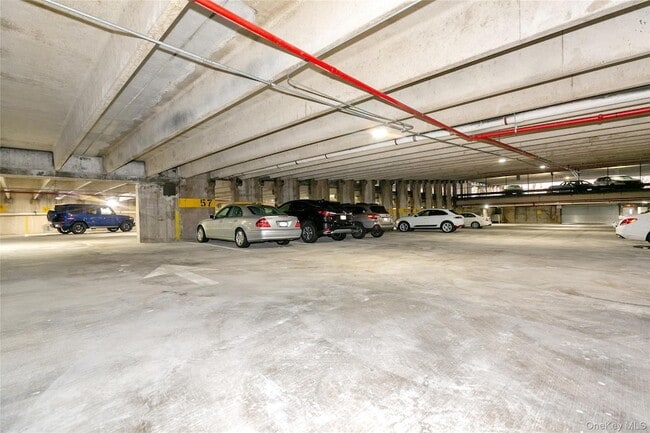 Building Photo - 12 Bond St