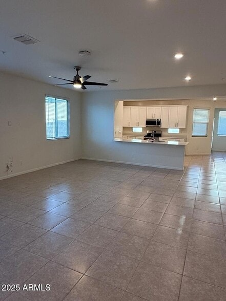 Building Photo - 21288 W Yale St