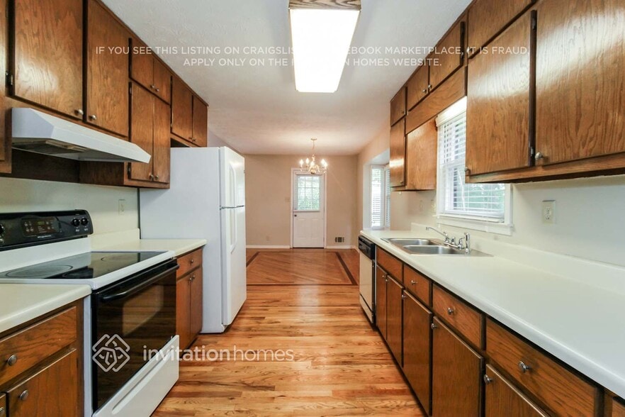 Building Photo - 1130 Guernsey Dr