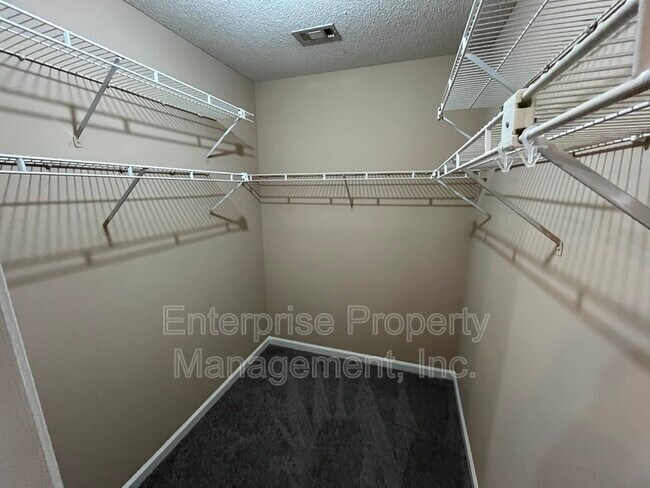 Building Photo - 1091 Nolan Ln