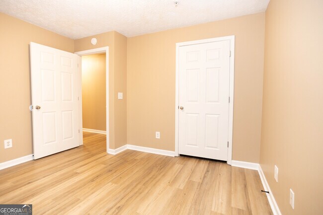 Building Photo - 12303 Fairington Ridge Cir