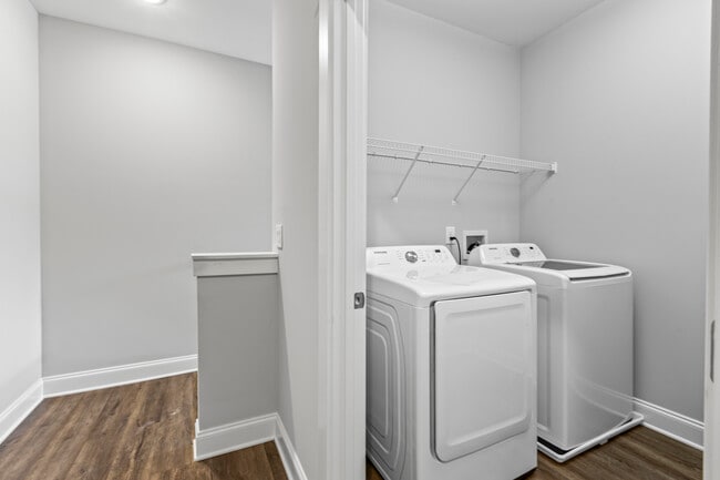 Building Photo - 1428 Gatewood Pl