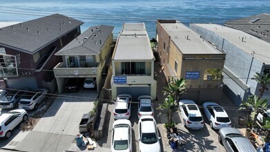 Building Photo - 6567 Del Playa Dr