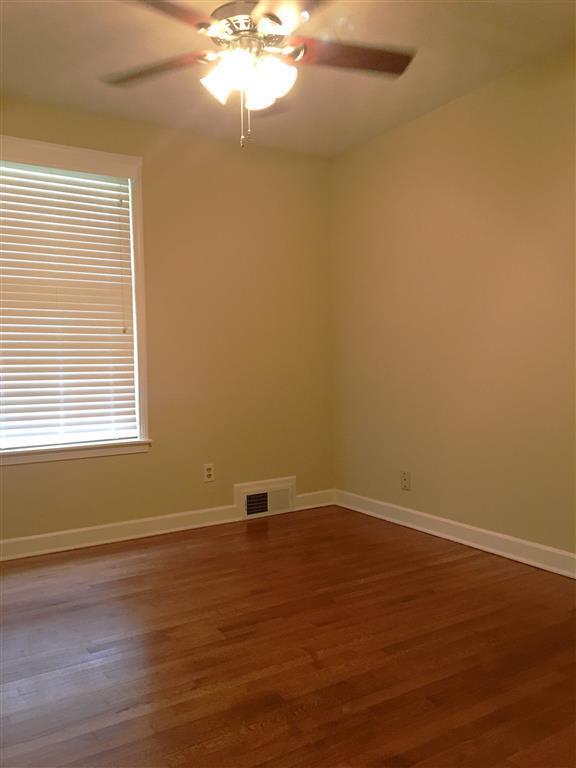 Building Photo - 3BR/2BA Gorgeous East Memphis Home. Gate Entry Driveway and ALL Lawn Maintenance is included! Pet...