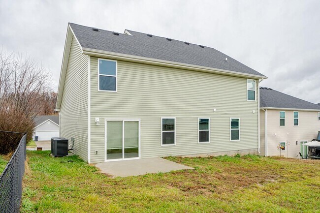 Building Photo - 128 Alumni Dr