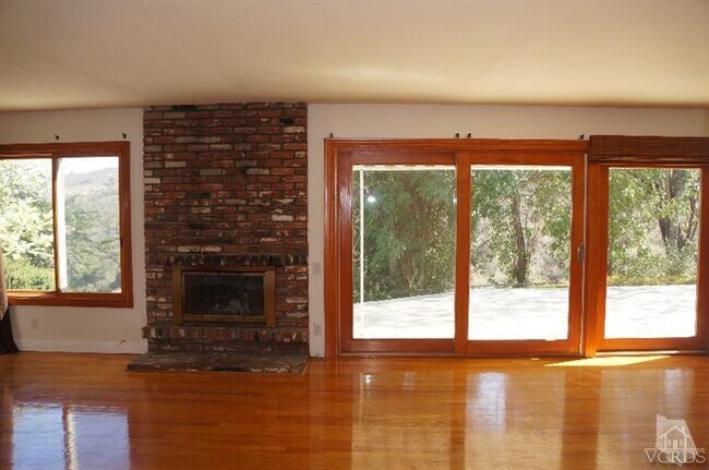 Building Photo - 2623 Velarde Dr