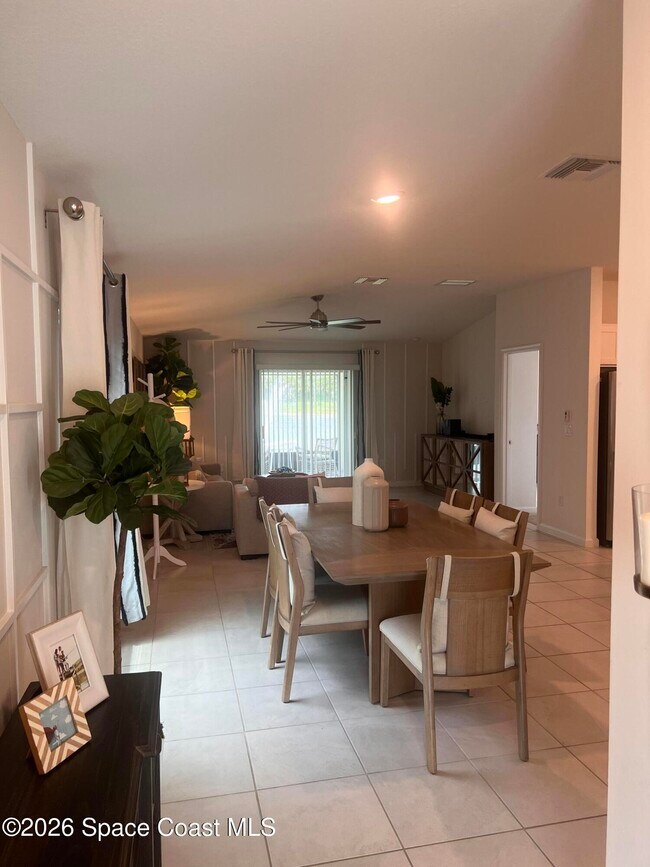 Building Photo - 1815 Diablo Cir SW