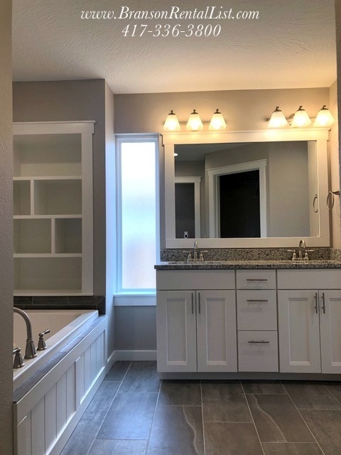 Building Photo - Clean and coming soon!