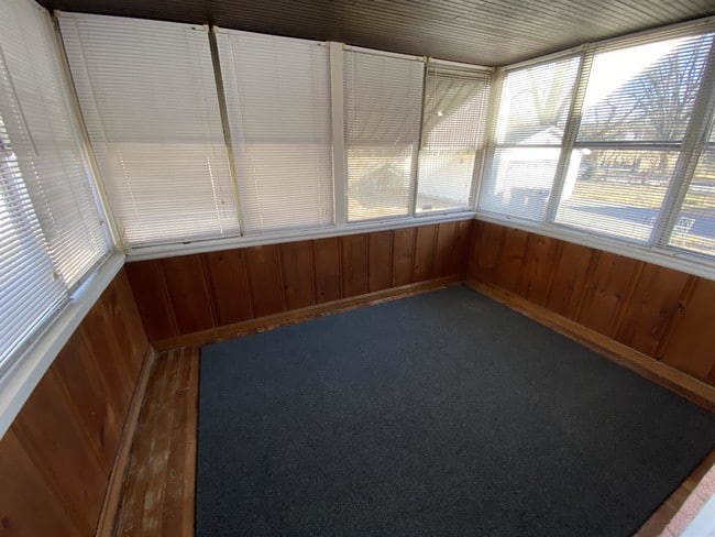 Building Photo - 614 Tesmore Pl