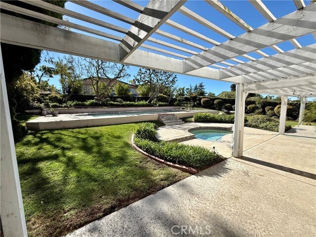 Building Photo - 12 Country Meadow Rd