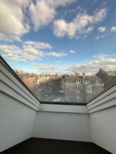 Building Photo - 540 S 48th St