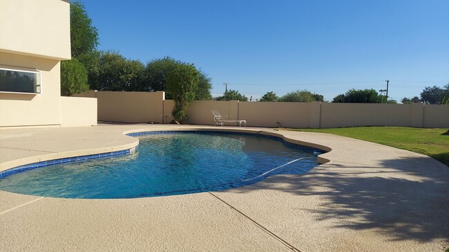 Building Photo - GORGEOUS FURNISHED TEMPE HOME!!