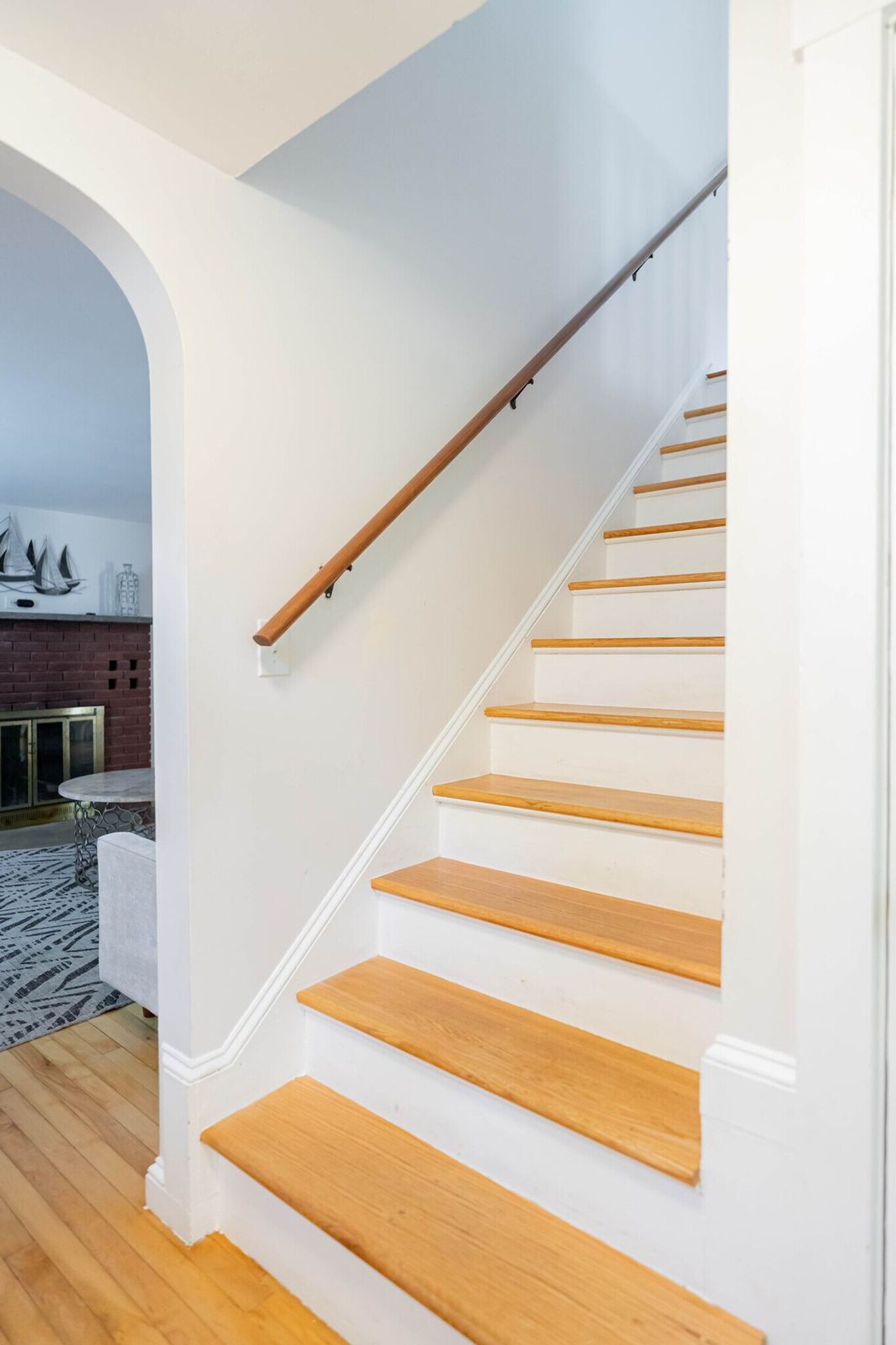 Building Photo - 253 Main St