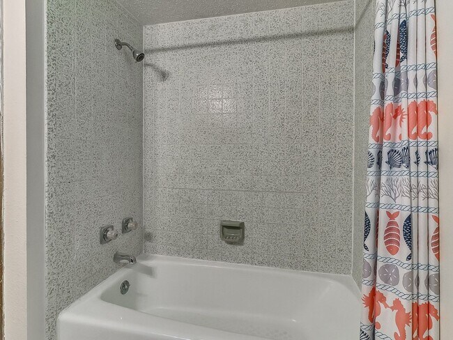 Building Photo - 2b 2ba in Piedmont Schools