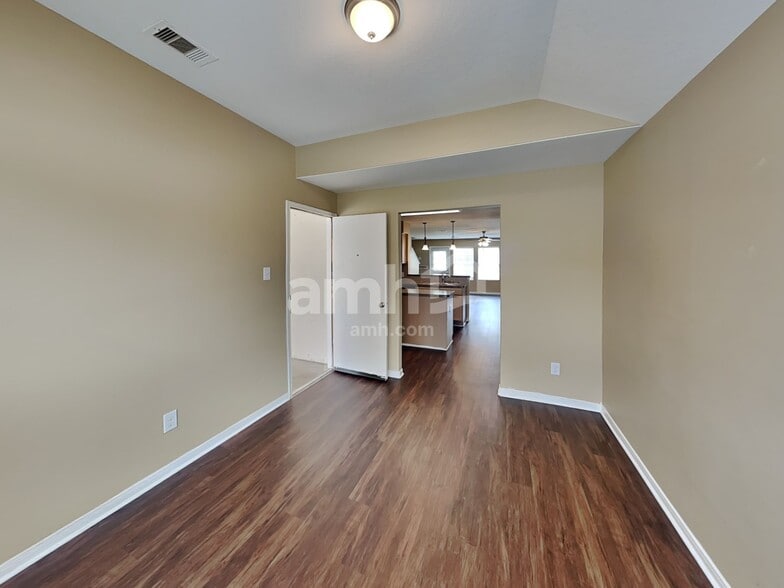 Building Photo - 16727 Foursquare Dr