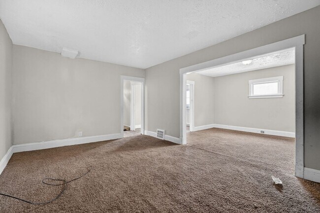 Building Photo - Charming 3BR House in Cleveland