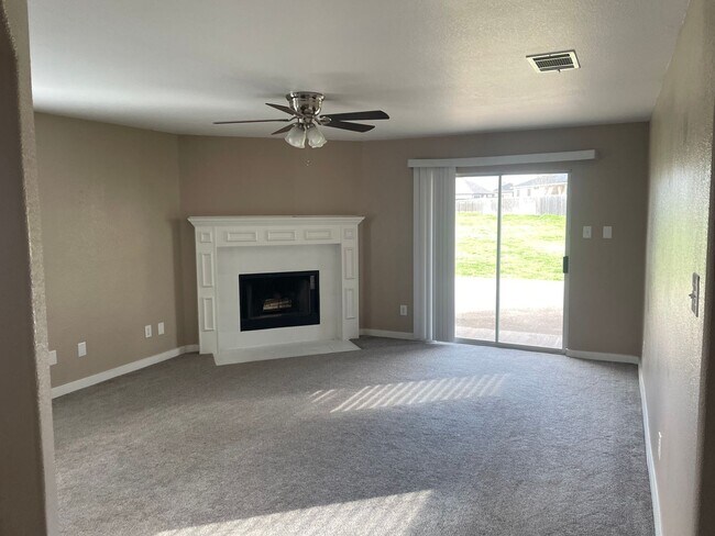 Building Photo - 3 BEDROOM PLUS OFFICE, COMMUNITY POOL, BELTON ISD