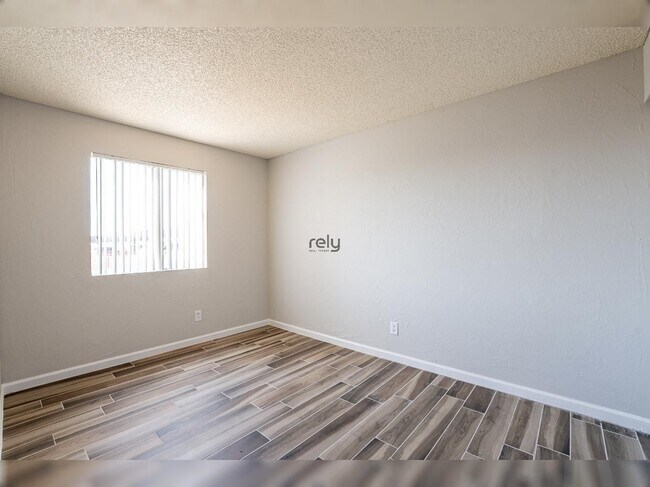 Building Photo - 7144 N 66th Dr