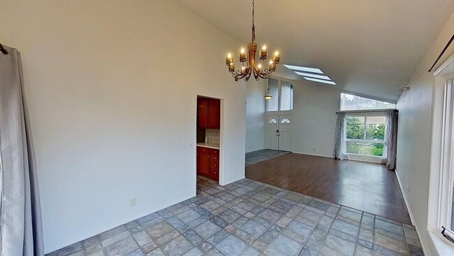 Building Photo - 24652 Vía Raza