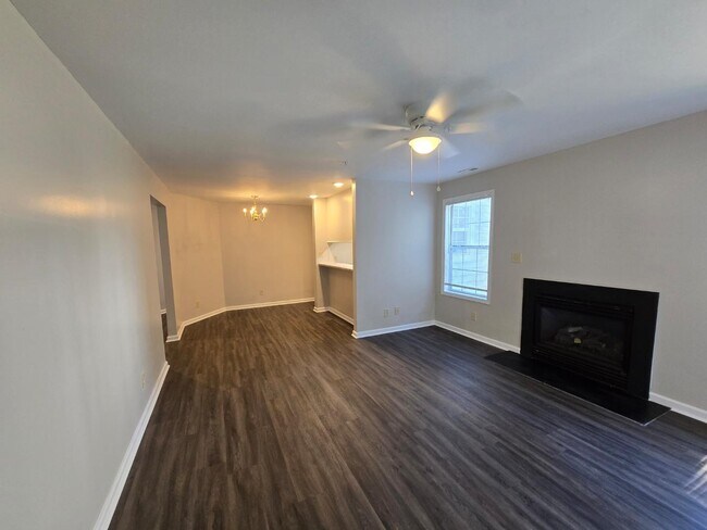 Building Photo - 267 Waterdown Dr