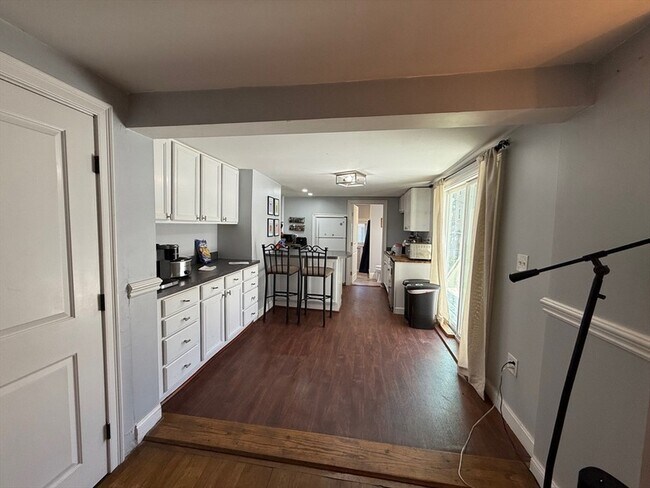 Building Photo - 189 W Sixth Street Unit