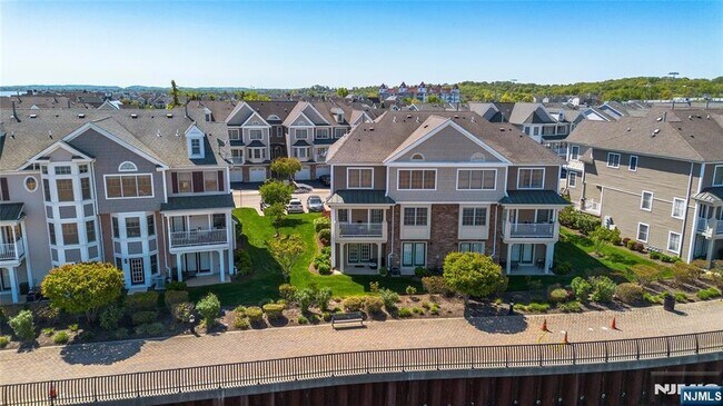 Building Photo - 32 Raritan Reach Rd