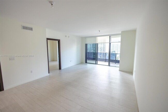 Building Photo - 1000 Brickell Plaza