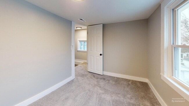 Building Photo - Old Brooklyn Area - 3 Bedrooms - Single Fa...